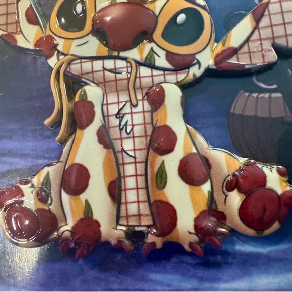 Stitch Crashes Disney Pin Lady and the Tramp - Limited Release - Picture 5 of 13